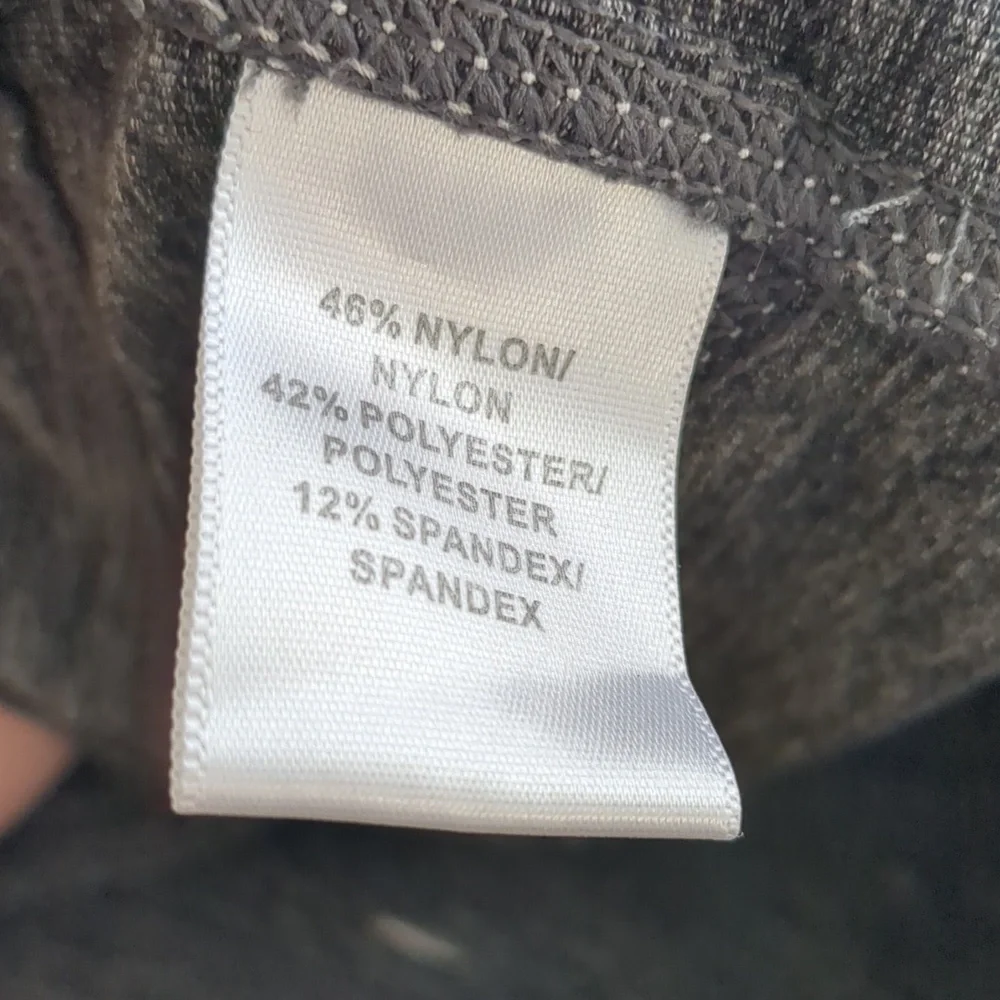 10 Short Kuhl Gray Pull On Style Stretchy Activewear Pants - Picture 14 of 15